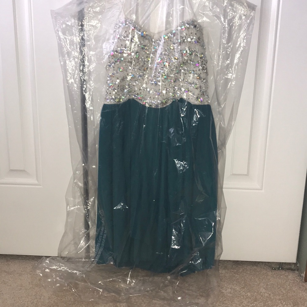 Strapless homecoming dress